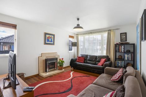 Photo of property in 14 Karamu Street, Te Atatu Peninsula, Auckland, 0610
