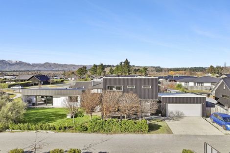 Photo of property in 15 Marbleleaf Lane, Albert Town, Wanaka, 9305