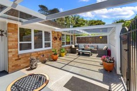Photo of property in 319 Don Buck Road, Massey, Auckland, 0614