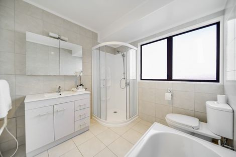 Photo of property in 2/8 Kentigern Close, Pakuranga, Auckland, 2010