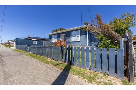 Photo of property in 28 Ocean Beach Road, Bluff, 9814