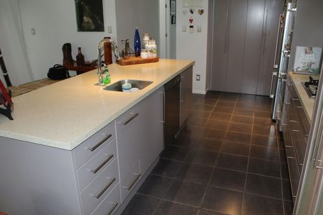 Photo of property in 5 Kaurimu Rise, Titirangi, Auckland, 0604