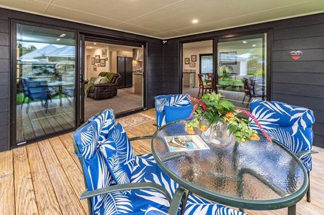 Photo of property in 3 Photinia Place, Aramoho, Whanganui, 4500