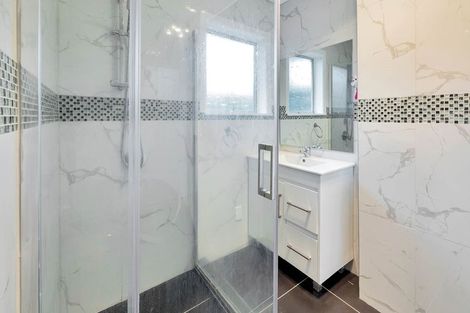 Photo of property in 65 Larnoch Road, Henderson, Auckland, 0610