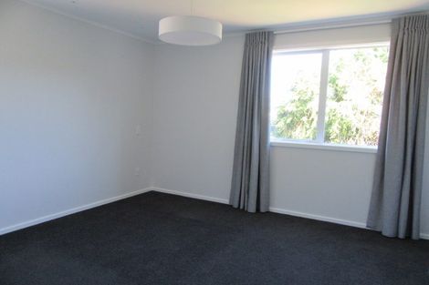 Photo of property in 12 Vista Crescent, Maoribank, Upper Hutt, 5018