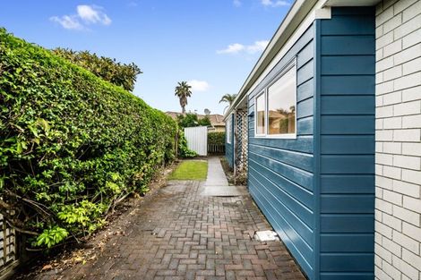 Photo of property in 32a Lakeside Drive, Orewa, 0931