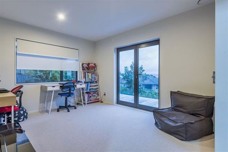Photo of property in 137 Luckens Road, West Harbour, Auckland, 0618
