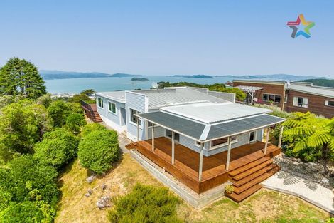 Photo of property in 54 Akatea Road, Korokoro, Lower Hutt, 5012