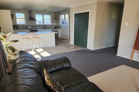 Photo of property in 8 Clifton Street, Bulls, 4818