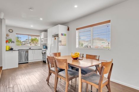 Photo of property in 33 Apple Orchard Way, Sunnyvale, Auckland, 0612