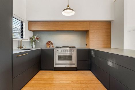 Photo of property in 370 Otumoetai Road, Otumoetai, Tauranga, 3110