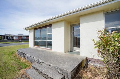 Photo of property in 17 Paisley Street, Kew, Invercargill, 9812