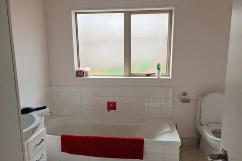 Photo of property in 4 Kereru Rise, Papakura, 2110