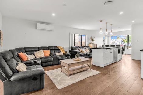 Photo of property in 17 Kotuku Crescent, Takanini, 2112