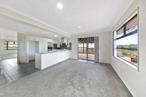 Photo of property in 103 Keri Vista Rise, Papakura, 2110