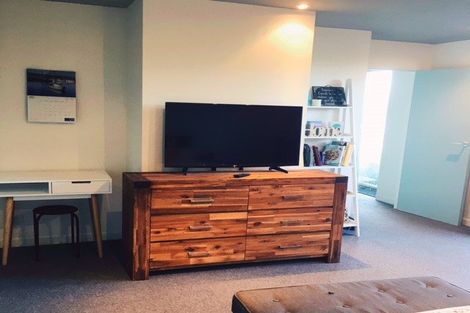 Photo of property in 16 Dungarvan Road, Newlands, Wellington, 6037