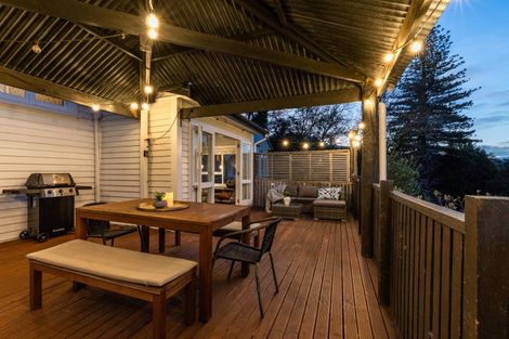 Photo of property in 23 Fitzroy Road, Bluff Hill, Napier, 4110