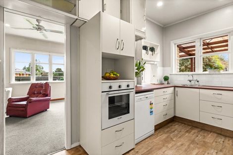 Photo of property in 82 Latham Street, Marewa, Napier, 4110