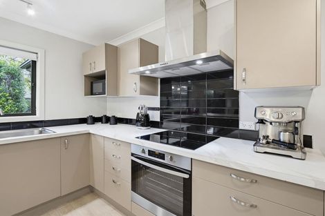 Photo of property in 34 Dahlstrom Grove, Kelvin Grove, Palmerston North, 4414
