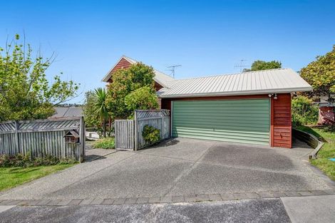 Photo of property in 1/8 Rifleman Rise, Unsworth Heights, Auckland, 0632
