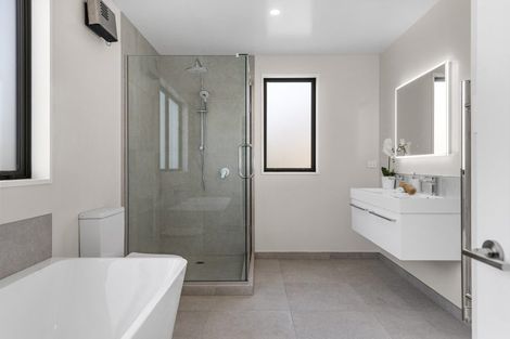 Photo of property in 98 Willowview Drive, Redwood, Christchurch, 8051