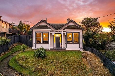 Photo of property in 39 Argyle Street, Mornington, Dunedin, 9011