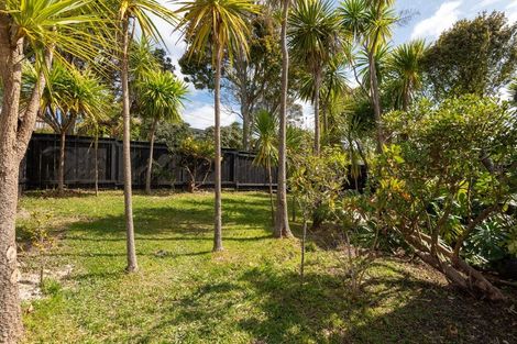 Photo of property in 5 Lyons Avenue, Murrays Bay, Auckland, 0630