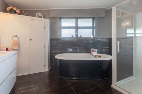 Photo of property in 8 Holdsworth Avenue, Milson, Palmerston North, 4414