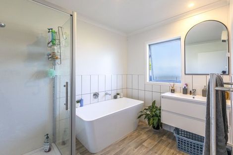 Photo of property in 12 Ross Street, Otane, 4202