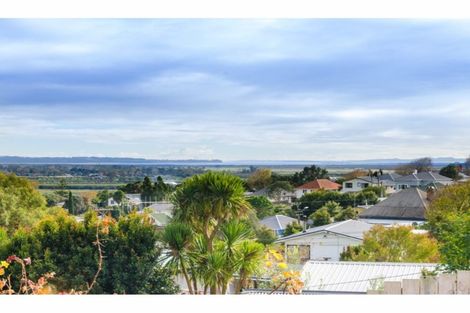 Photo of property in 69 Garfield Road, Helensville, 0800