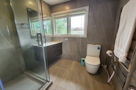 Photo of property in 4 Paton Avenue, Te Atatu South, Auckland, 0610