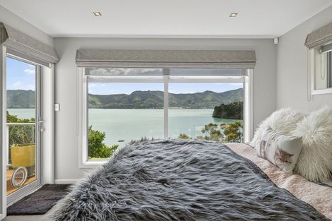 Photo of property in 303 Marine Drive, Charteris Bay, Lyttelton, 8971
