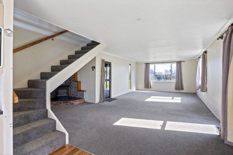 Photo of property in 4 Guernsey Place, Fitzherbert, Palmerston North, 4410