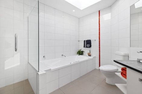 Photo of property in 4a/22 Telford Terrace, Oriental Bay, Wellington, 6011