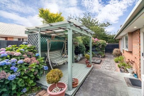 Photo of property in 6 Innisfree Place, Northwood, Christchurch, 8051