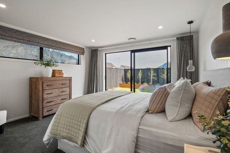 Photo of property in 37 Barn Road, Jacks Point, 9371