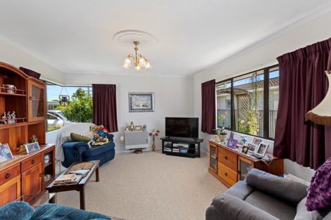 Photo of property in 98a Winchester Street, Levin, 5510