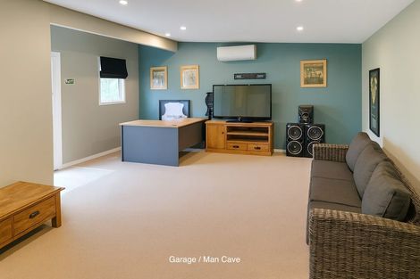 Photo of property in 17 Mountbatten Grove, Clouston Park, Upper Hutt, 5018