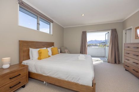 Photo of property in 1 Koru Way, Wanaka, 9305