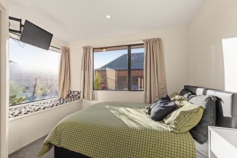 Photo of property in 10 Courtfield Close, Parklands, Christchurch, 8083