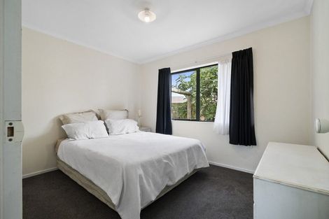 Photo of property in 71 Hillcrest Drive, Kelvin Grove, Palmerston North, 4414
