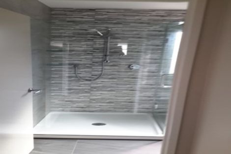 Photo of property in 2f Oxford Road, Manurewa, Auckland, 2102
