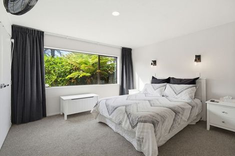Photo of property in 74b Grand Vue Road, Kawaha Point, Rotorua, 3010