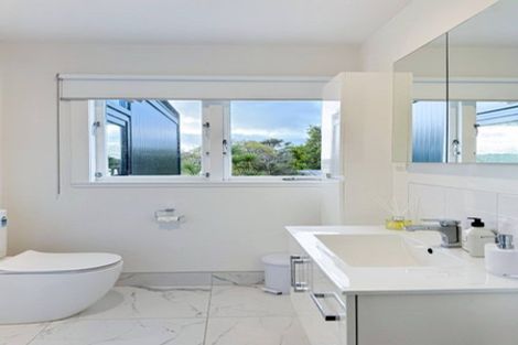 Photo of property in 36 Renata Crescent, Te Atatu Peninsula, Auckland, 0610