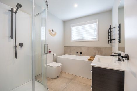 Photo of property in 1 Ambergris Place, Baylys Beach, 0377