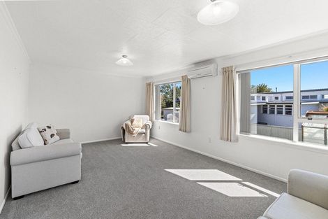 Photo of property in 2/20 Huatoki Street, Vogeltown, New Plymouth, 4310