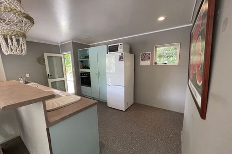 Photo of property in 45-47 Glenesk Road, Piha, New Lynn, 0772