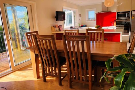 Photo of property in 33 Montclair Rise, Browns Bay, Auckland, 0630