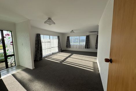 Photo of property in 1 Stella Drive, Clarks Beach, 2122