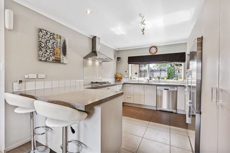 Photo of property in 25 Saltwood Street, Red Beach, 0932